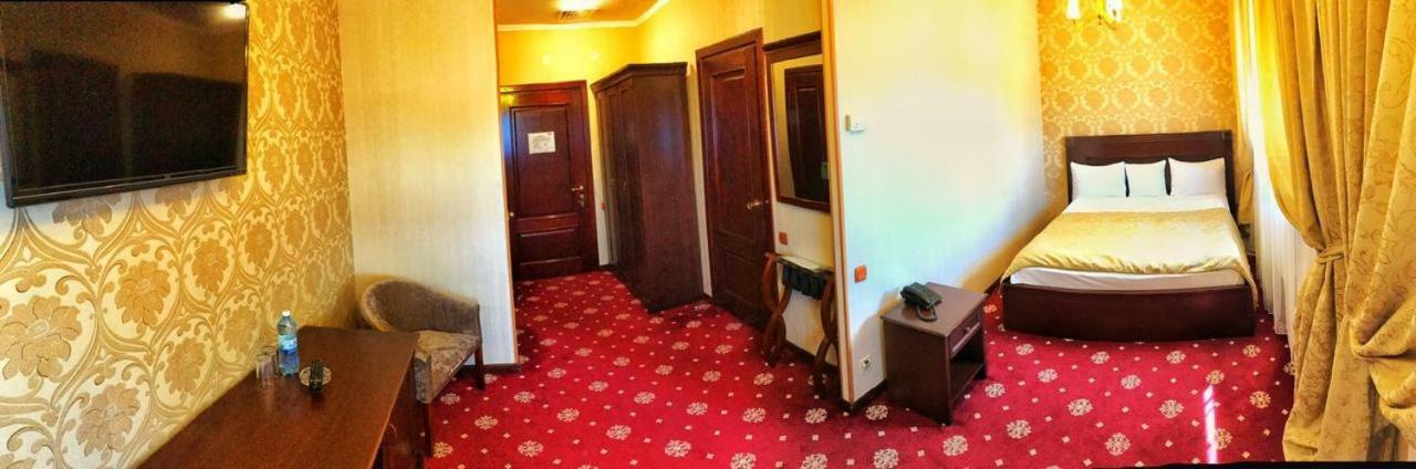 Kazakhstan Hotel Atyraū Værelse billede